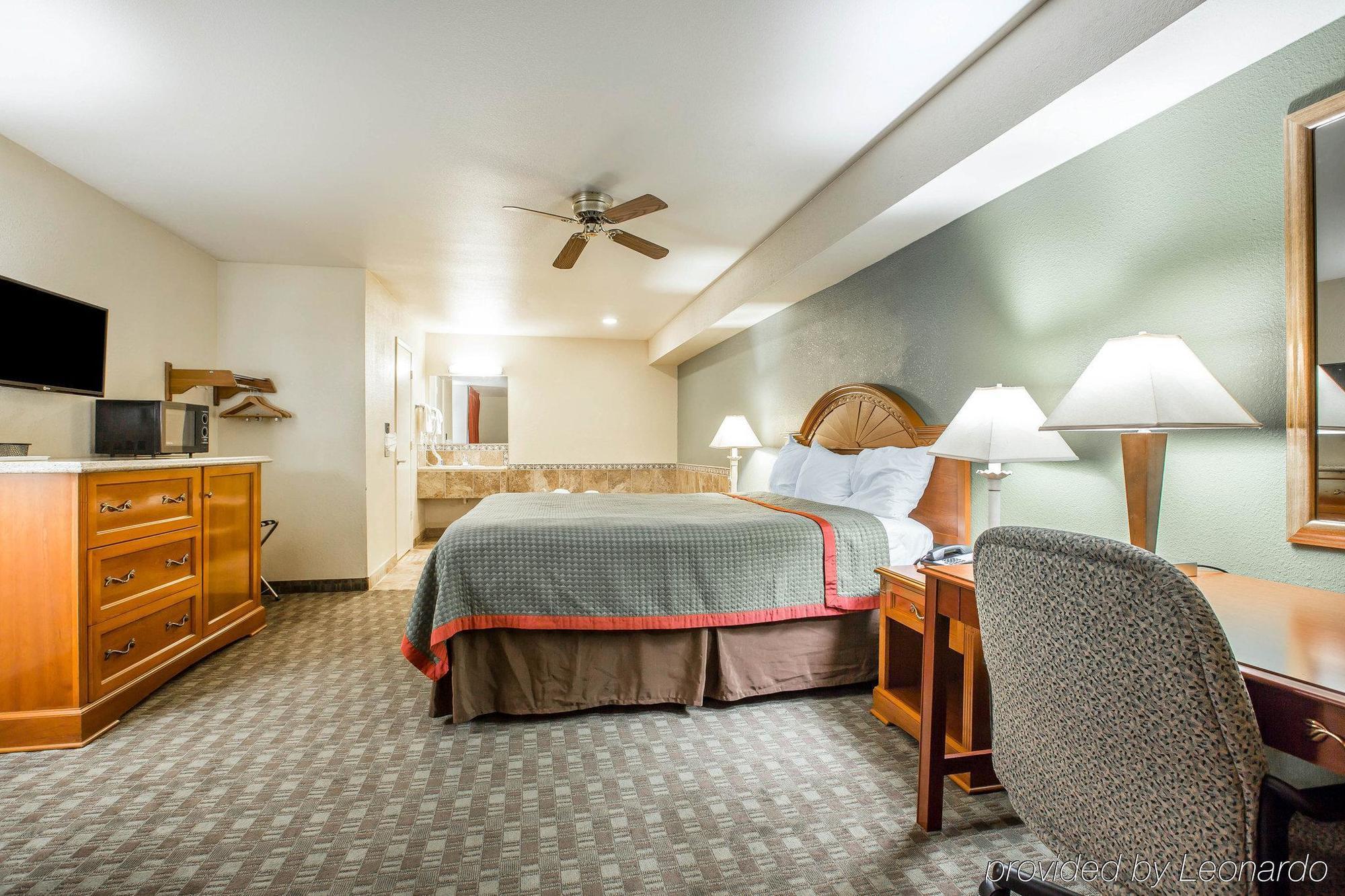 Rodeway Inn Delano Eksteriør billede